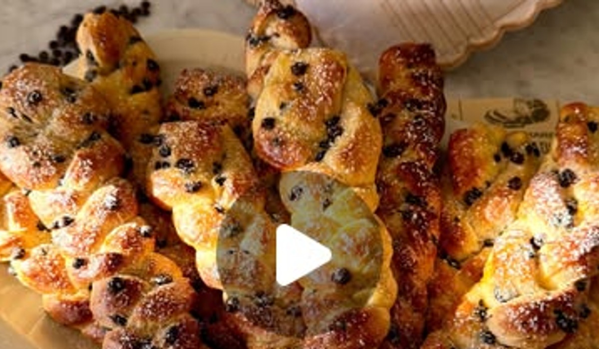 Treccine allo yogurt e gocce di cioccolato