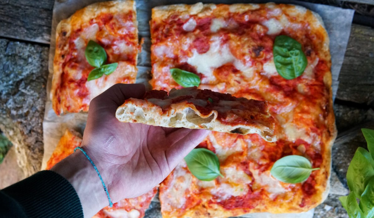 Pizza in teglia - impasto a mano
