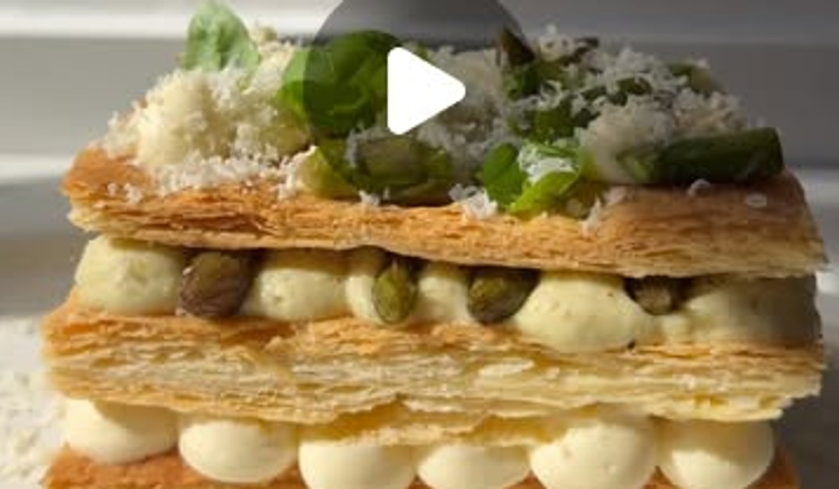 Millefoglie con mousse di taleggio e asparagi